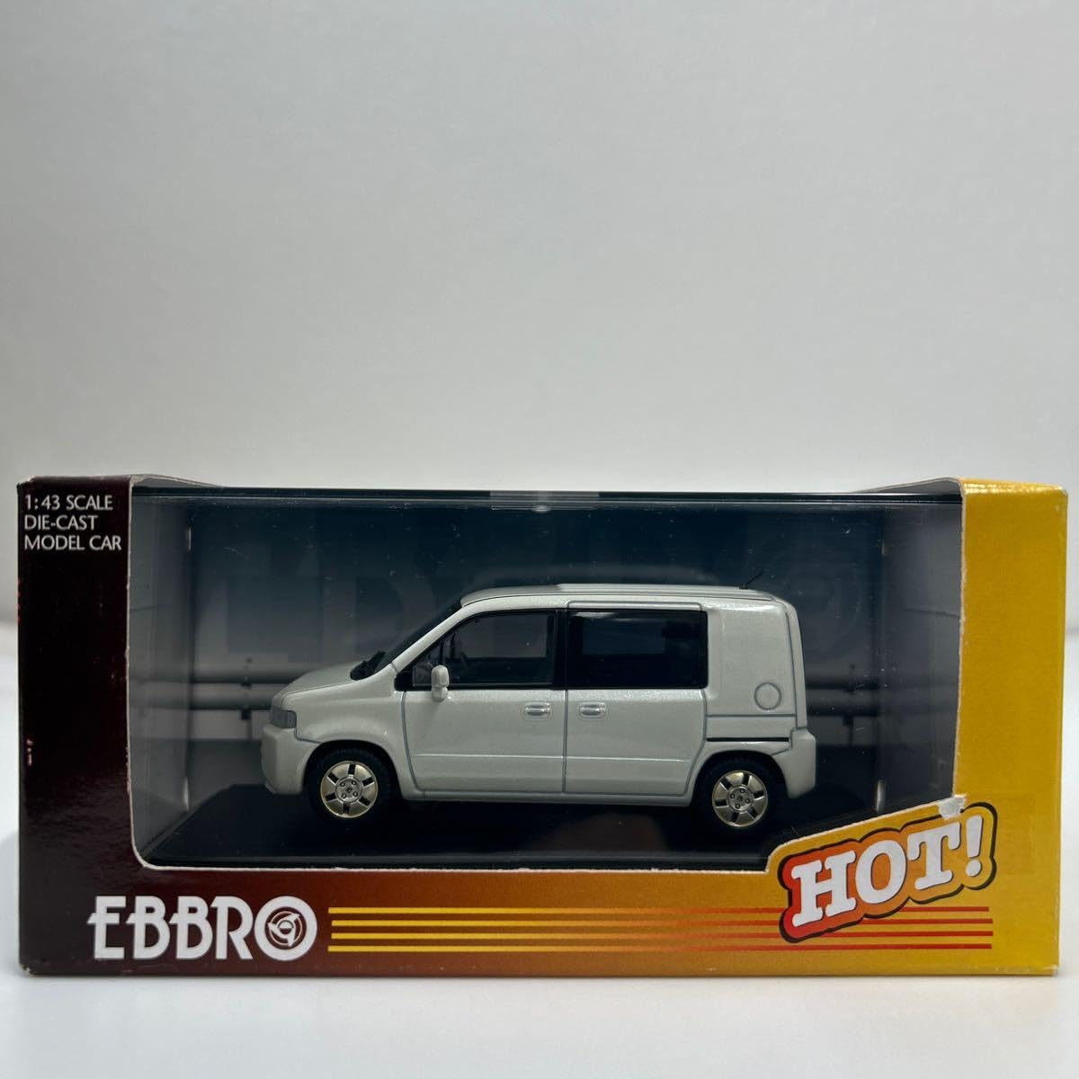 Amazon | EBBRO 1/43 ミニカー Mobilio Spike Brilliant White P